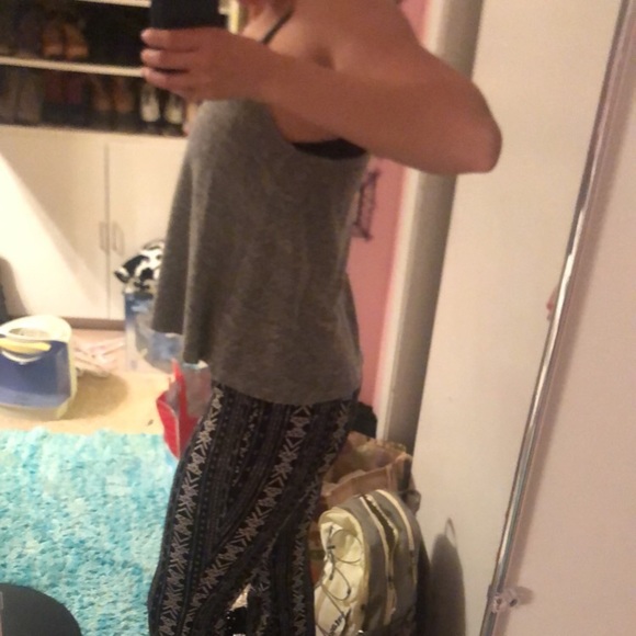 Super stretchy & comfy grey knit crop tank! - Picture 3 of 3